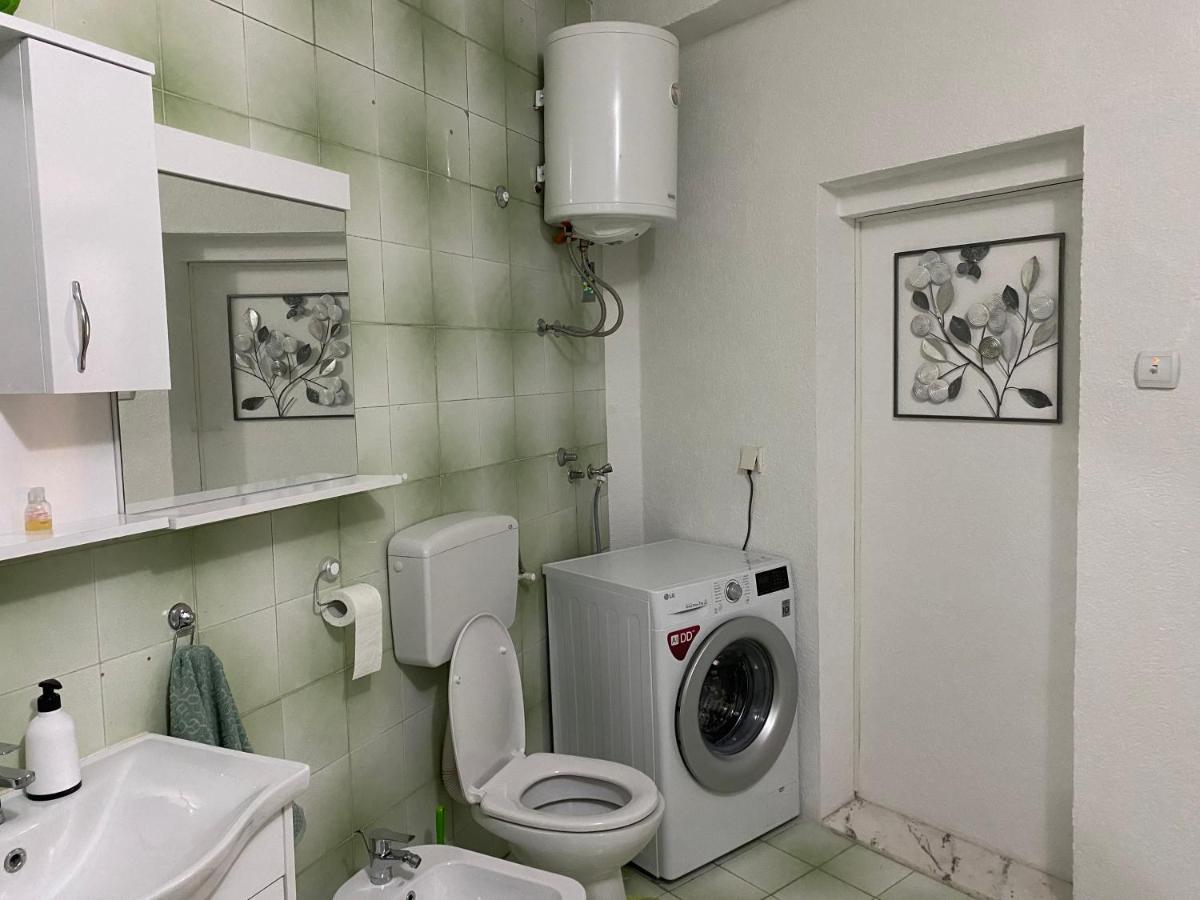 Luka Apartment Ulcinj Bagian luar foto